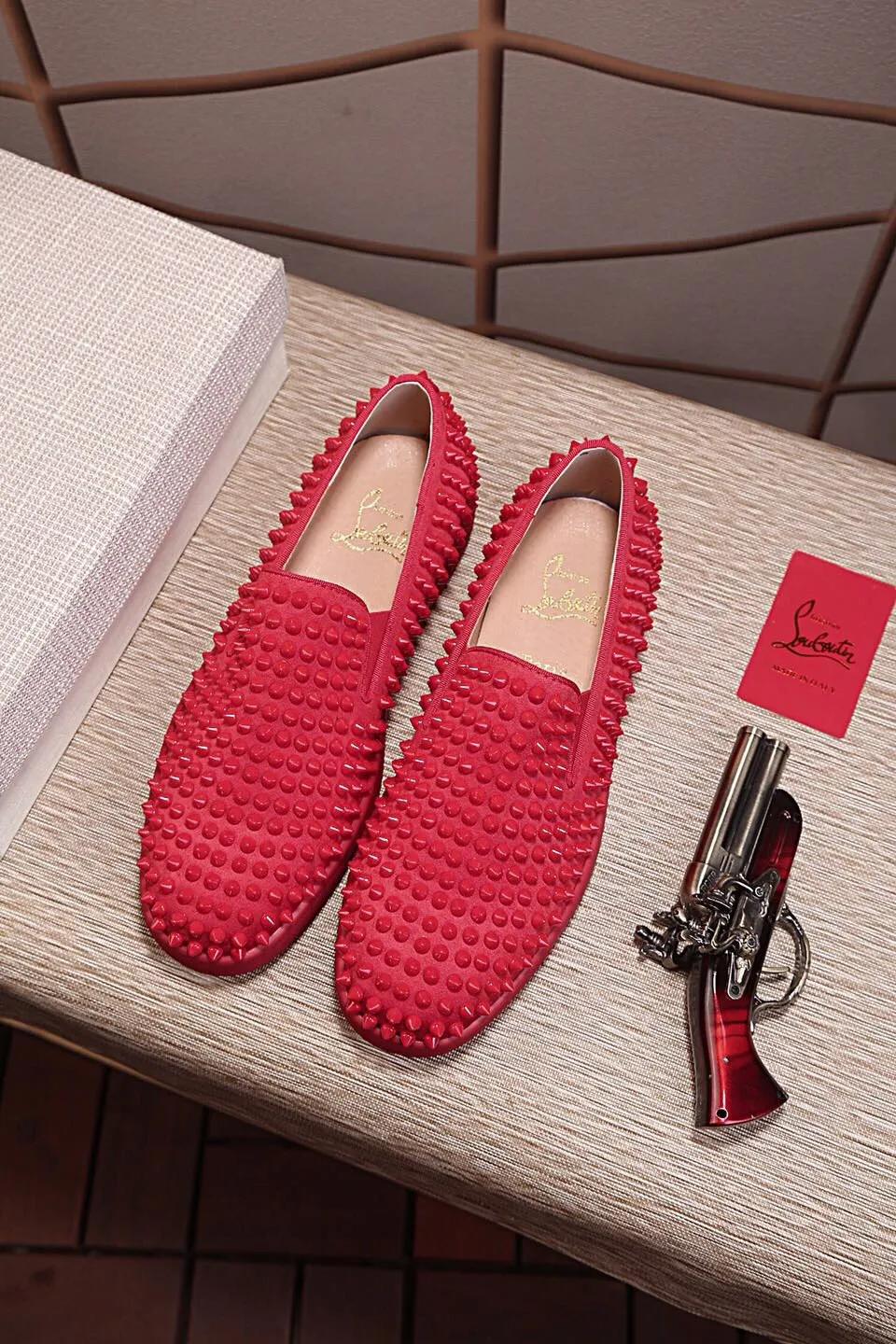 Ex-factory price 440. christian louboutin (CL red sole shoes) counter nail series, casual sneakers for couples 📢 📢 📢 Exclusive hot style release 🎈🎈💪 Movable latex feet 👻 Finished large sole car line [satisfied] 😝Female 35-40# Male 38#-46, global supply😝 [Top version]: original imported cowhide frosted upper, top original leather lining, original molded TPU outsole, original 1:1 detail processing, original shoe last, large quantity available from stock,